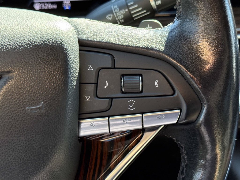 Used 2023 Cadillac Escalade ESV Luxury AWD/4WD image 35