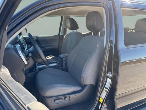 Used 2022 Toyota Tacoma SR5 w/ Technology Package image 24