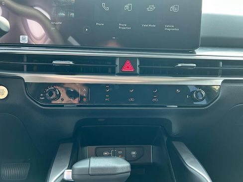 New 2025 Kia Sorento LX image 18