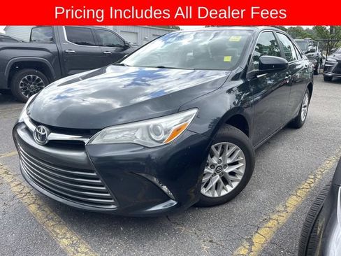 Used 2017 Toyota Camry LE FWD image 1