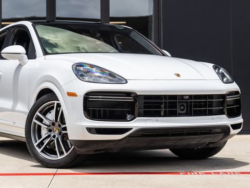 Certified 2020 Porsche Cayenne Turbo AWD/4WD image 9