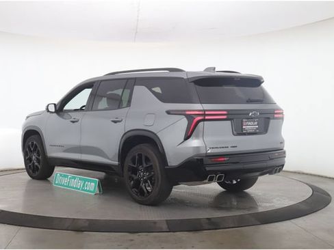Used 2025 Chevrolet Traverse RS AWD/4WD image 8