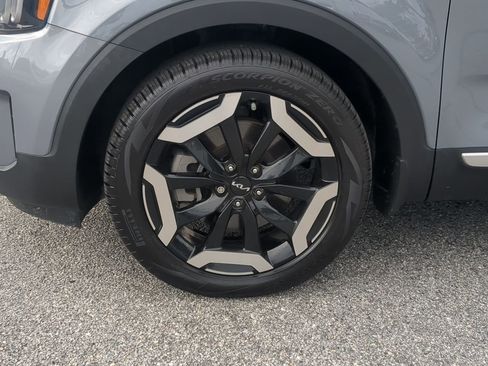 Certified 2023 Kia Telluride S image 10
