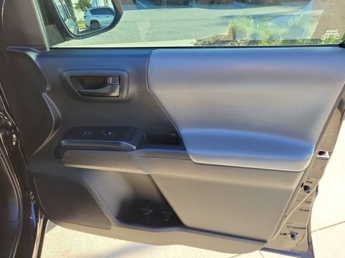 Used 2022 Toyota Tacoma SR image 28