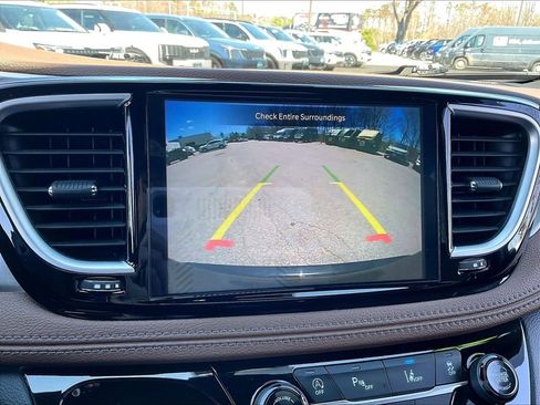 Used 2021 Chrysler Pacifica Limited AWD/4WD image 19