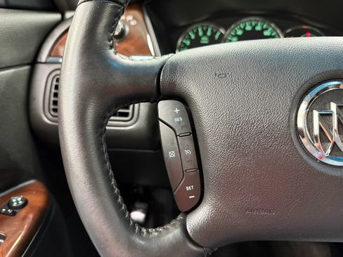 Used 2007 Buick LaCrosse CXL w/ Chromed Appearance Package FWD image 27