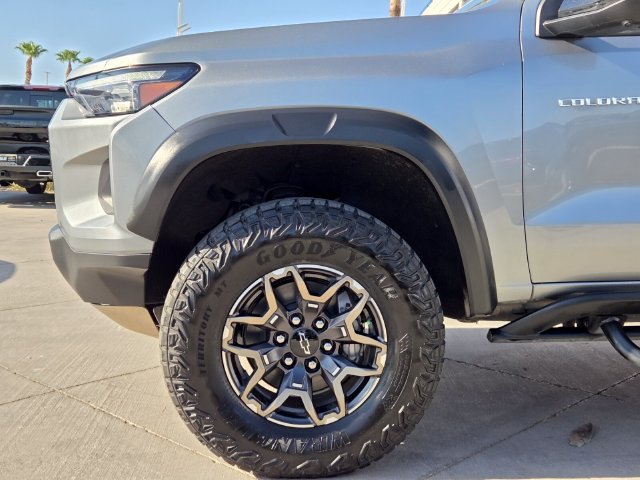Certified 2024 Chevrolet Colorado ZR2 w/ Technology Package AWD/4WD image 9