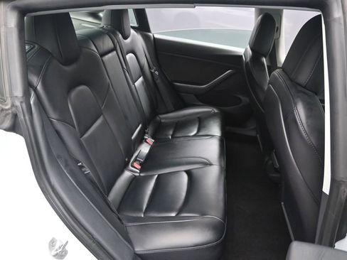 Used 2021 Tesla Model 3 Standard Range Plus image 31