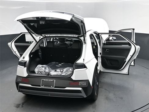 New 2026 Hyundai Ioniq 5 SEL image 16