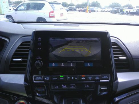 Used 2023 Honda Odyssey Touring image 10