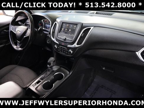 Used 2020 Chevrolet Equinox LT w/ Driver Convenience Package image 32