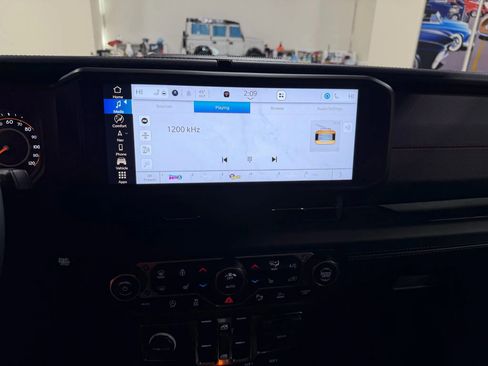 Used 2024 Jeep Wrangler Unlimited Rubicon image 48