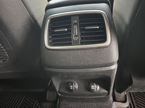 Used 2019 Kia Sorento LX image 32