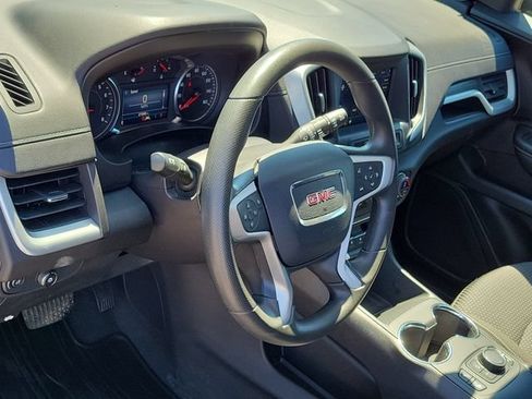 Used 2024 GMC Terrain SLE w/ Driver Convenience Package AWD/4WD image 7