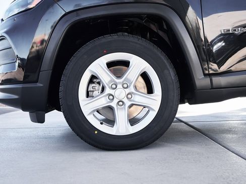 Used 2023 Jeep Compass Sport image 3