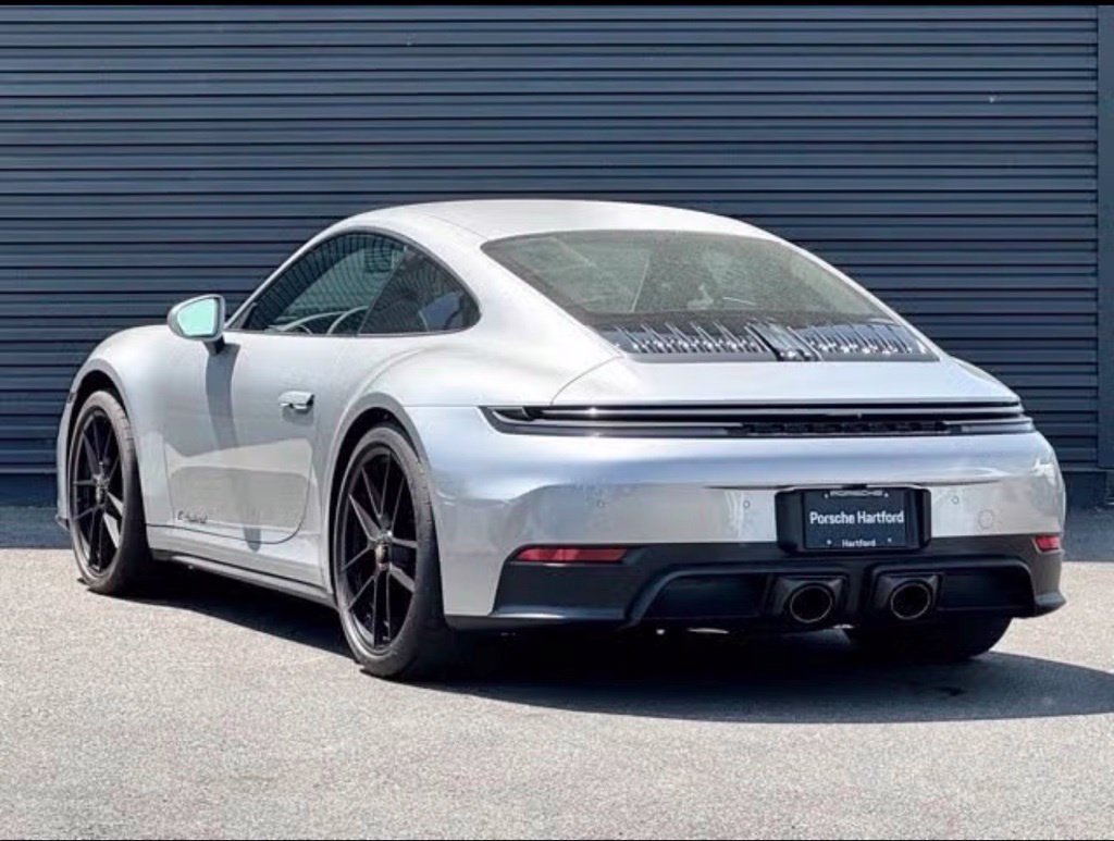 Used 2025 Porsche 911 Carrera 4 GTS AWD/4WD image 5
