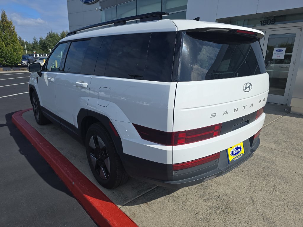 Used 2025 Hyundai Santa Fe SEL FWD image 2