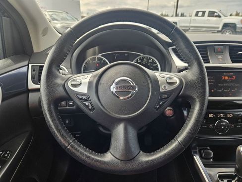 Used 2019 Nissan Sentra SR FWD image 14