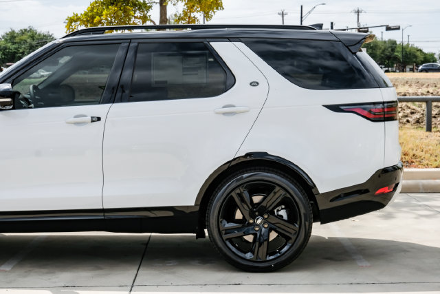 New 2026 Land Rover Discovery Limited Edition AWD/4WD image 14