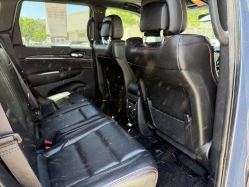 Used 2019 Jeep Grand Cherokee Trailhawk w/ Trailhawk Luxury Group AWD/4WD image 32