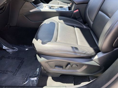 Used 2020 Ford Explorer XLT w/ Equipment Group 202A RWD image 18