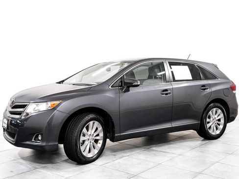 Used 2013 Toyota Venza LE FWD image 4