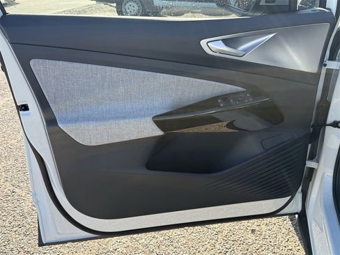 New 2025 Volkswagen ID.4 Pro image 10