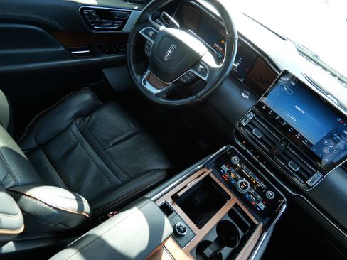 Used 2022 Lincoln Navigator Black Label image 9