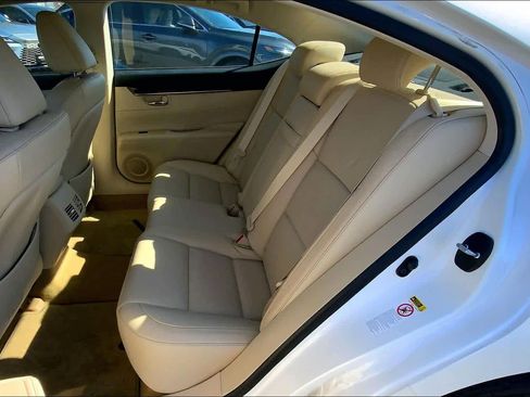 Used 2013 Lexus ES 350 w/ Luxury Pkg image 21