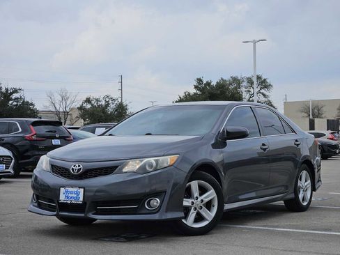 Used 2012 Toyota Camry SE image 1