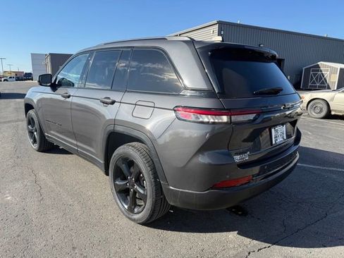 Used 2023 Jeep Grand Cherokee Altitude image 4