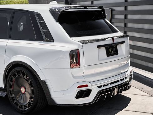 Used 2026 Rolls-Royce Cullinan AWD/4WD image 19