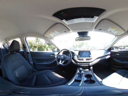 Used 2025 Nissan Altima 2.5 SV FWD image 42