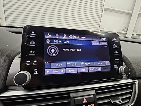 Used 2018 Honda Accord EX-L image 16