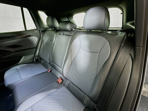 Used 2026 Volkswagen Tiguan SE R-Line image 24