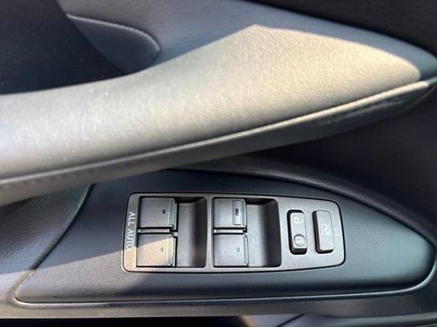 Used 2011 Lexus LX 570 4WD image 10