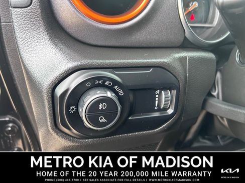 Used 2023 Jeep Gladiator Mojave w/ Cold Weather Group image 15