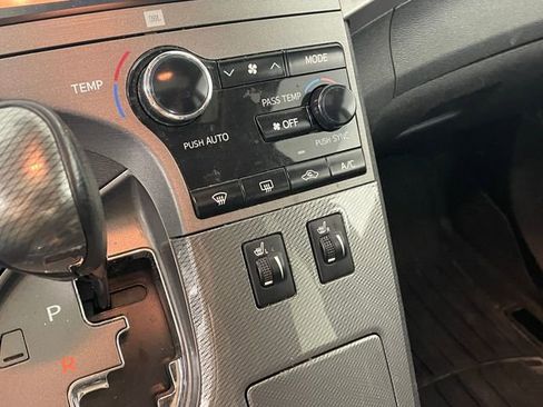 Used 2014 Toyota Venza XLE w/ XLE Premium Package image 8