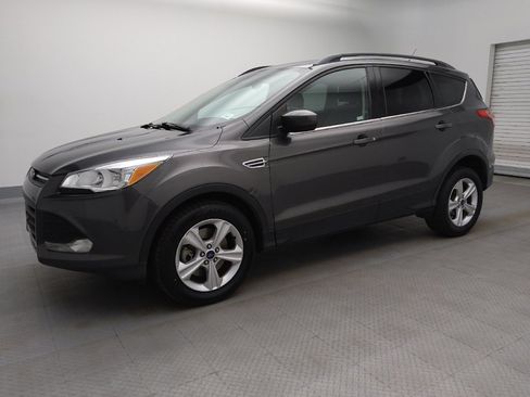 Used 2016 Ford Escape SE w/ Equipment Group 201A image 2