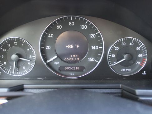 Used 2008 Mercedes-Benz E 350 4MATIC Sedan image 8