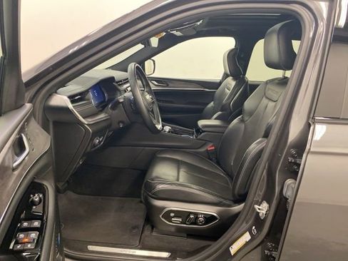 Used 2022 Jeep Grand Cherokee L Overland w/ Luxury Tech Group IV image 9