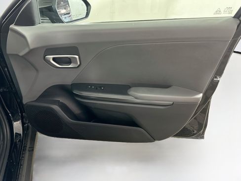 Used 2025 Kia K4 FWD image 31