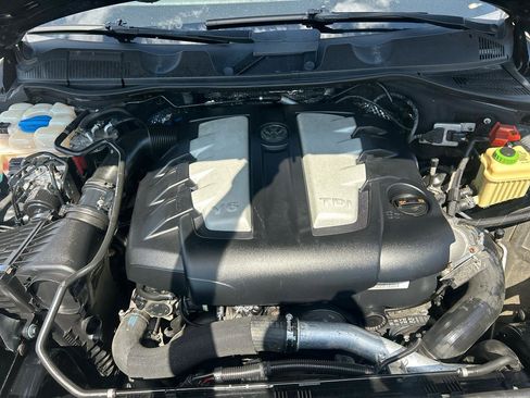 Used 2012 Volkswagen Touareg Executive AWD/4WD image 19