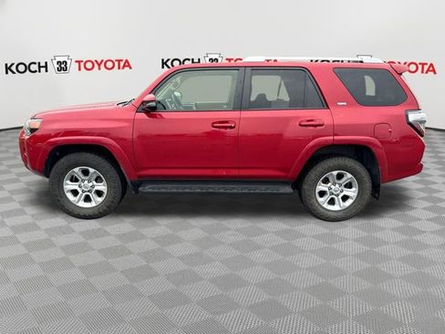Used 2017 Toyota 4Runner SR5 Premium AWD/4WD image 4