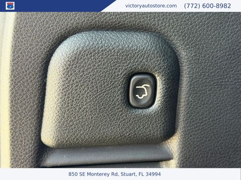 Used 2016 Jeep Grand Cherokee SRT AWD/4WD image 39