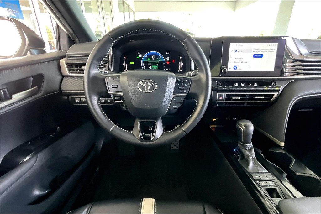 Used 2025 Toyota Camry SE FWD image 8