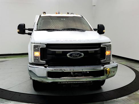 Used 2018 Ford F350 XL image 2