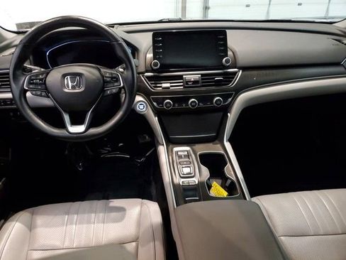 Used 2018 Honda Accord Touring image 13