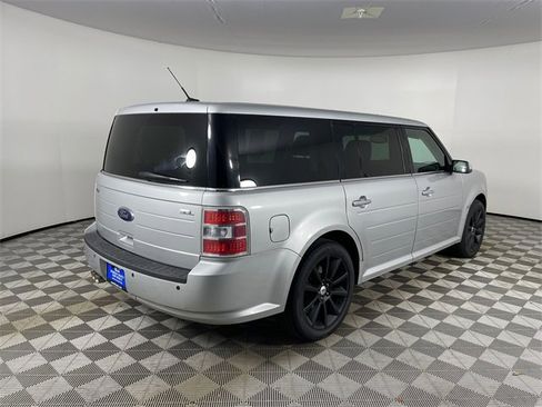 Used 2009 Ford Flex SEL image 16