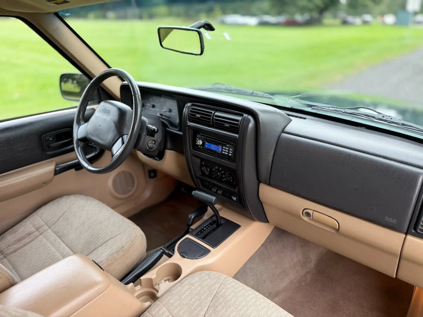 Used 1999 Jeep Cherokee 4WD 4-Door image 31
